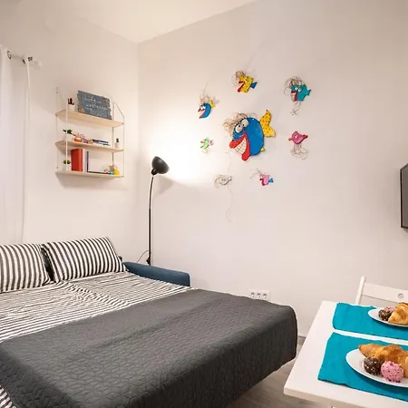 Fish4wish Old Town Studio Apartment